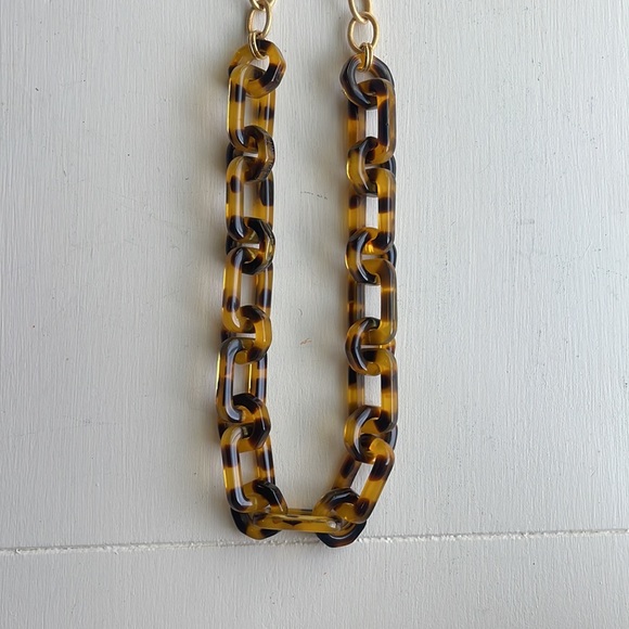 Acrylic Tortoise Necklace - Picture 2 of 2